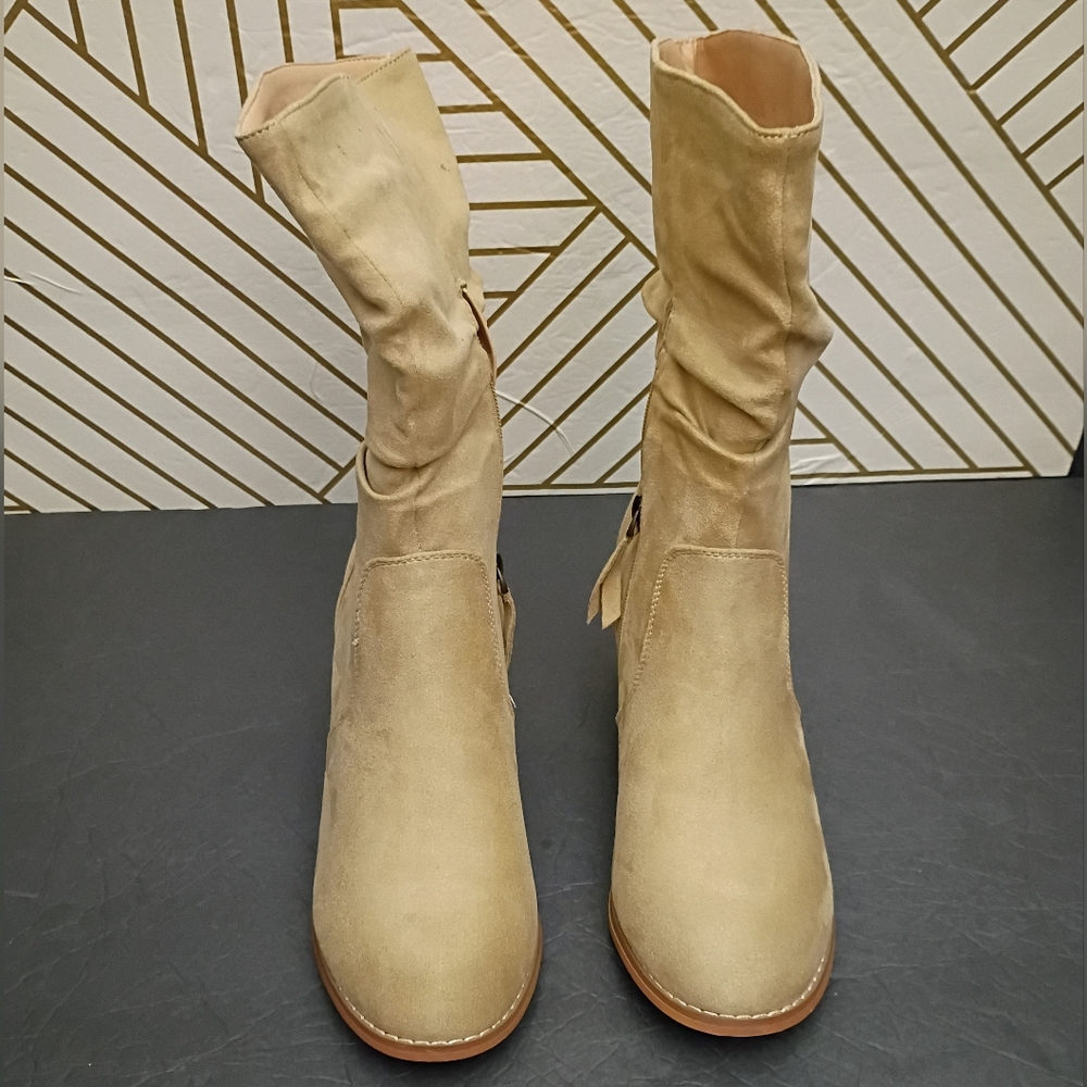 Stylish Tan Women's Boots